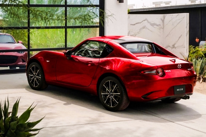 thumbnail - 이 맛에 타는 거지… 10년째 ‘사골’ 소리 들어도 대안 없는 그 차