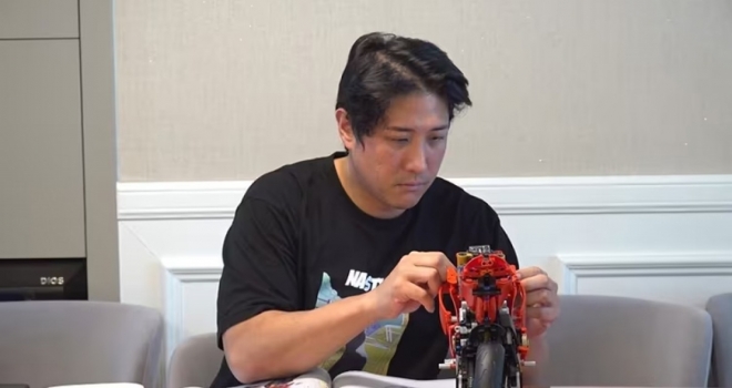 thumbnail - 정든 배트를 단돈 5만원에… 억대 연봉 레전드의 ‘백수 일상’ 최초 공개