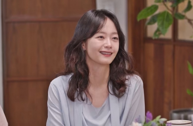 thumbnail - “탁재훈도 질투 폭발”… 유재석이 ‘이 여배우’에게 준 명품 선물 정체