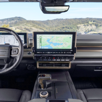 thumbnail - “아빠들 심장 뛰게 할 ‘괴물 SUV’”... 도로 위 탱크, 드디어 한국 상륙