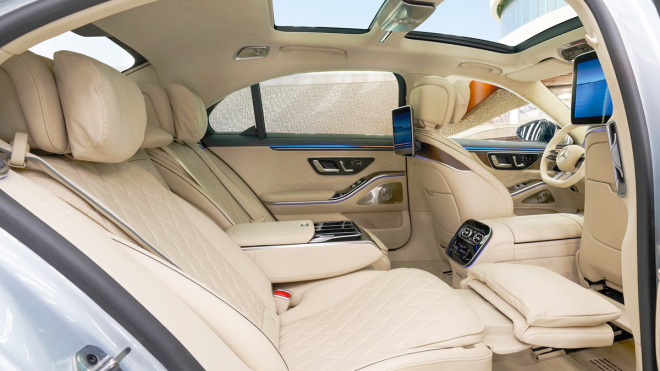 thumbnail - G90 오너들 잠 못자겠네… 이름 빼고 다 바꾼 ‘역대급 세단’ 등장