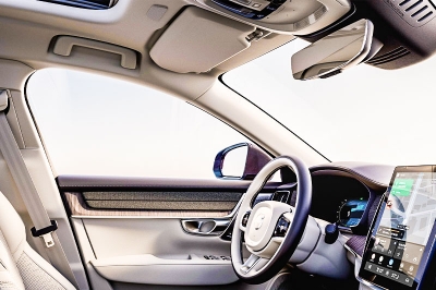 thumbnail - G80 계약자들 ‘흔들’… 7천만원에 에어서스 기본 탑재한 ‘이 세단’