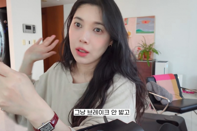 thumbnail - 머리부터 허리까지 소름이 ‘쫙’… 새해부터 비명지른 ‘이 여배우’ 정체