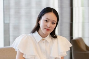 기사로 이동 - 전 세계가 발칵 뒤집혔다… 넷플릭스 1위 삼킨 ‘이 한국 배우’ 정체