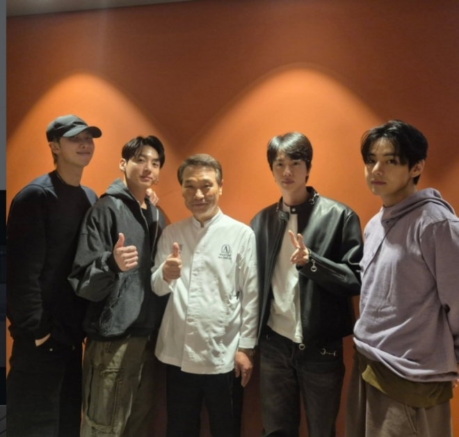 thumbnail - “수줍은 팬심 고백”… BTS 멤버들과 만난 ‘중식 대부’의 정체