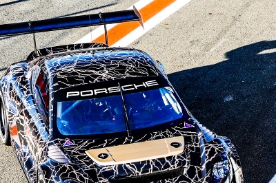 thumbnail - 전기차 믿다 발등 찍혔나… 6년 공들인 포르쉐 ‘이 차’의 비극