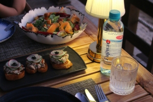 기사로 이동 - “물, 소화에 정말 해로울까?”...식사할 때 물 마시면 안 된다? 의사가 말린 진짜 이유