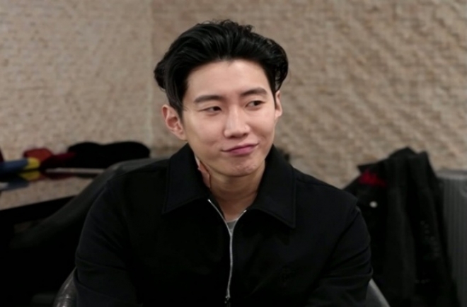 thumbnail - “이러다 회사 망하겠다”… 박재범, 4년 키운 ‘이 아이돌’ 샤워 시간에 폭발