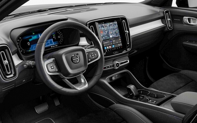 thumbnail - “벤츠 오너도 밤잠 설친다”… 6월, 딱 50대만 파는 ‘이 SUV’