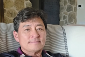 기사로 이동 - 어머니 임종도 못 지켰는데… 8년 만에 미국서 전해진 그의 소식