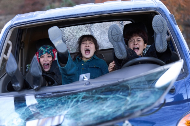 thumbnail - “입시 전쟁은 끝났다”… 8년 만에 은행 강도로 만난 두 사람