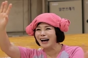 기사로 이동 - 목욕탕서 신곡 부르더니… 67세 효녀가수, 결혼 못 한 진짜 이유