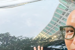 기사로 이동 - 차는 그냥 공간일 뿐… 면허 없이 2억 SUV 산 홍석천의 놀라운 철학