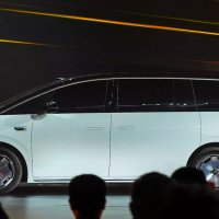 thumbnail - 카니발 계약 잠시만요… 항공기 일등석 수준의 무중력 시트 장착한 ‘역대급 미니밴’