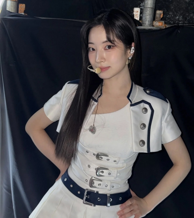 thumbnail - 팬들 앞에서 애써 웃었는데… 결국 활동 중단 선언한 트와이스 다현