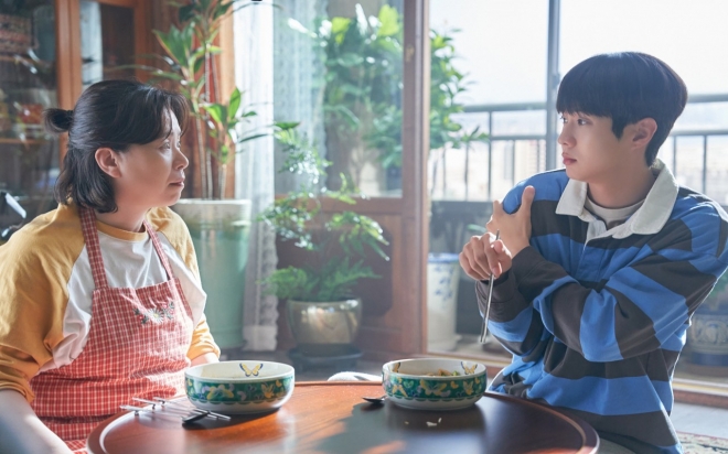 thumbnail - “엄마, 미안해 전화하게 돼”… 관객들 오열시킨 최우식의 ‘그 영화’