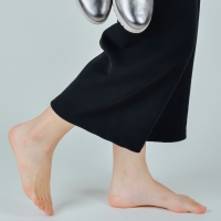 thumbnail - 집에서 맨발로 다니면 발이 망가진다? 족부 전문의들의 충격 답변