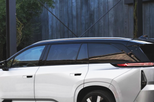 기사로 이동 - 카니발·펠리세이드 고민이라면… 한번 충전 515km 가는 토요타 전기 SUV