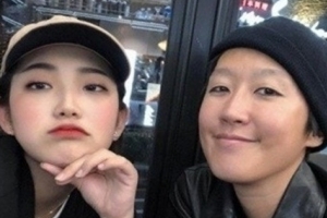 기사로 이동 - 엄마처럼 곁을 지켰는데… 故최진실 딸 결혼에 홍진경이 보인 반응