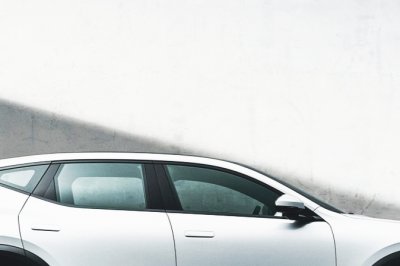 thumbnail - 아이 아빠들 마음 흔들리겠네… 제네시스 긴장시킬 ‘스웨덴 SUV’