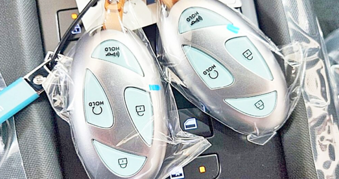 thumbnail - “테이블 위에 못 올리겠네”… 오너들 창피하게 만든 현대차 스마트키