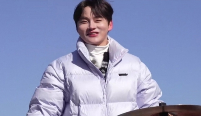 thumbnail - 고생한 부모님 먼저 생각나더라… 행사비 200배 뛴 ‘효자 가수’