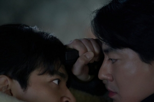 기사로 이동 - 조인성·박정민도 안 통했나… 설 연휴 극장가를 삼킨 의외의 영화