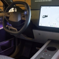 thumbnail - 이러다 제네시스 안 팔릴라… 아반떼에 탑재된 17인치 화면