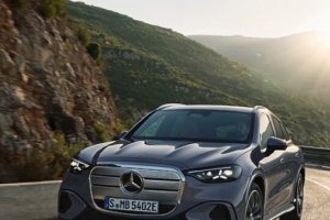 기사로 이동 - BMW 오너들 긴장하세요… 벤츠, 하반기 신차 10종으로 반격 선언