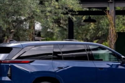 thumbnail - 이번엔 와이프 허가 떨어진다… EV9보다 저렴한 토요타 7인승 전기 SUV