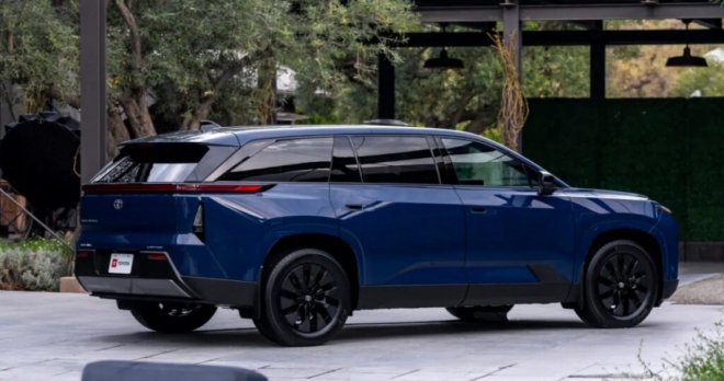 thumbnail - 이번엔 와이프 허가 떨어진다… EV9보다 저렴한 토요타 7인승 전기 SUV