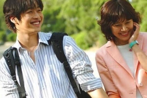 기사로 이동 - 세월이 흘러도 설레네요… 24년 만에 일본서 만난 ‘로망스’ 주인공들