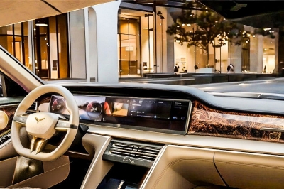 thumbnail - 순금 장식까지 얹었다… 제네시스 위협하는 ‘베트남 전기차’ 등장