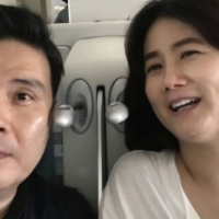 thumbnail - “동네 아줌마 같네?”…54세 심은하, 은퇴 후 깜짝 근황 ‘들썩’