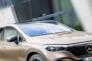 기사로 이동 - 창문 안 열어도 상쾌한 느낌…벤츠 전기차 멀미 잡는 의외의 방법