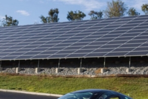 기사로 이동 - 봄볕만 있어도 충분해… 충전소 안 가도 되는 전기차 나왔다