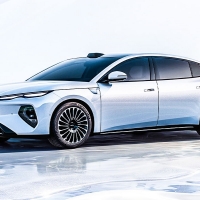 thumbnail - 봄바람 타고 등장한 압도적 크기… 주유 한번에 1000km 달리는 세단