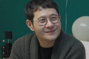 기사로 이동 - 평생 혼자 살 줄 알았는데… 50세 배우의 예상치 못한 ‘연인 공개’