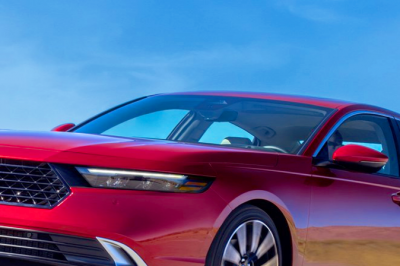 thumbnail - 한때 없어서 못 팔았는데… 봄바람 부는 3월, 2천만 원대 추락한 일본 세단