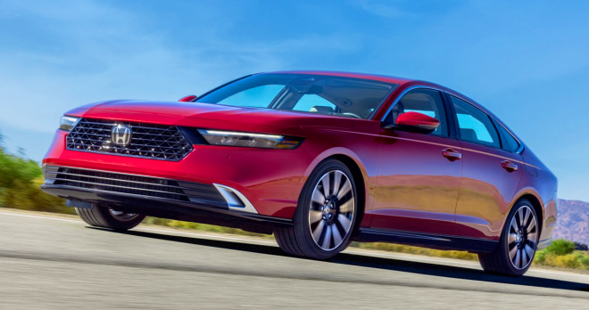 thumbnail - 한때 없어서 못 팔았는데… 봄바람 부는 3월, 2천만 원대 추락한 일본 세단