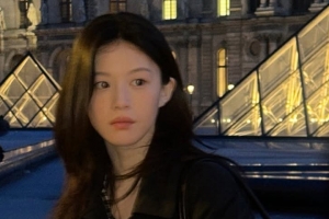 기사로 이동 - 파리지앵도 반했나… 3월의 파리 뒤흔든 고윤정의 반전 매력