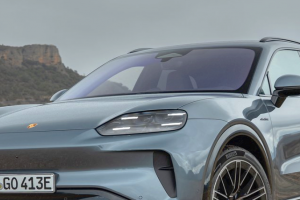 기사로 이동 - 도로 위 시선 싹쓸이 예약… 666마력 포르쉐 전기 SUV, 드디어 한국 온다