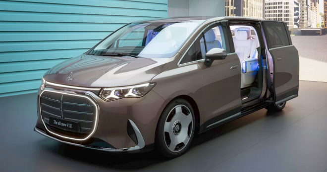 thumbnail - 봄바람 부는 3월, 카니발은 어쩌나… 벤츠가 내놓은 ‘초호화 미니밴’