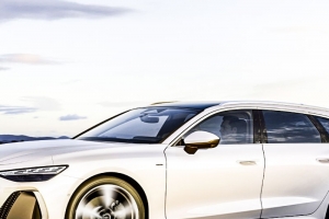 기사로 이동 - 날렵한데 짐도 한가득… 3월에 공개될 아우디 초대형 왜건