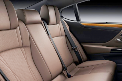 thumbnail - 시끄러운 세상이 싫다면… 봄날 드라이브를 위한 ‘조용한 세단’