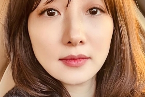 기사로 이동 - 새 학기엔 역시 캠퍼스죠… 원조 ‘엄친딸’ 여배우의 놀라운 근황