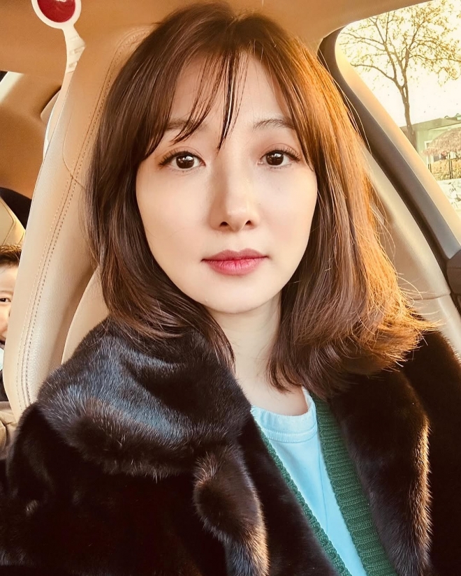 thumbnail - 새 학기엔 역시 캠퍼스죠… 원조 ‘엄친딸’ 여배우의 놀라운 근황