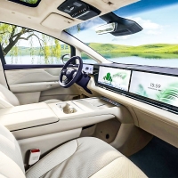 thumbnail - 따스한 봄날의 고민… 카니발 대신 선택할 ‘646마력 전기 미니밴’