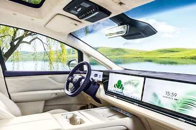 thumbnail - 따스한 봄날의 고민… 카니발 대신 선택할 ‘646마력 전기 미니밴’