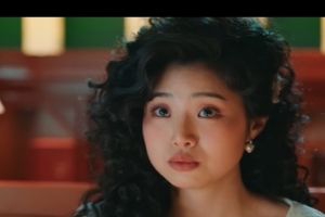 기사로 이동 - 따스한 3월에도 치킨 튀겨요… ‘빚 5천’ 갚으려 식당 알바하는 여배우